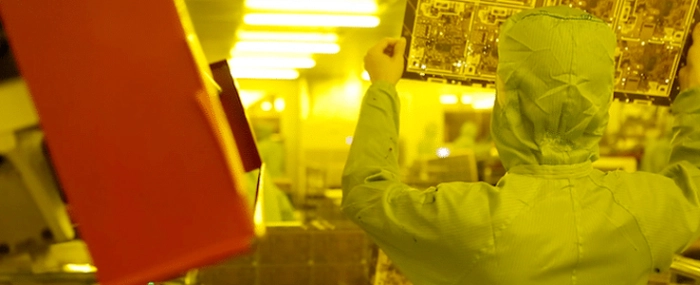 worker-holding-board